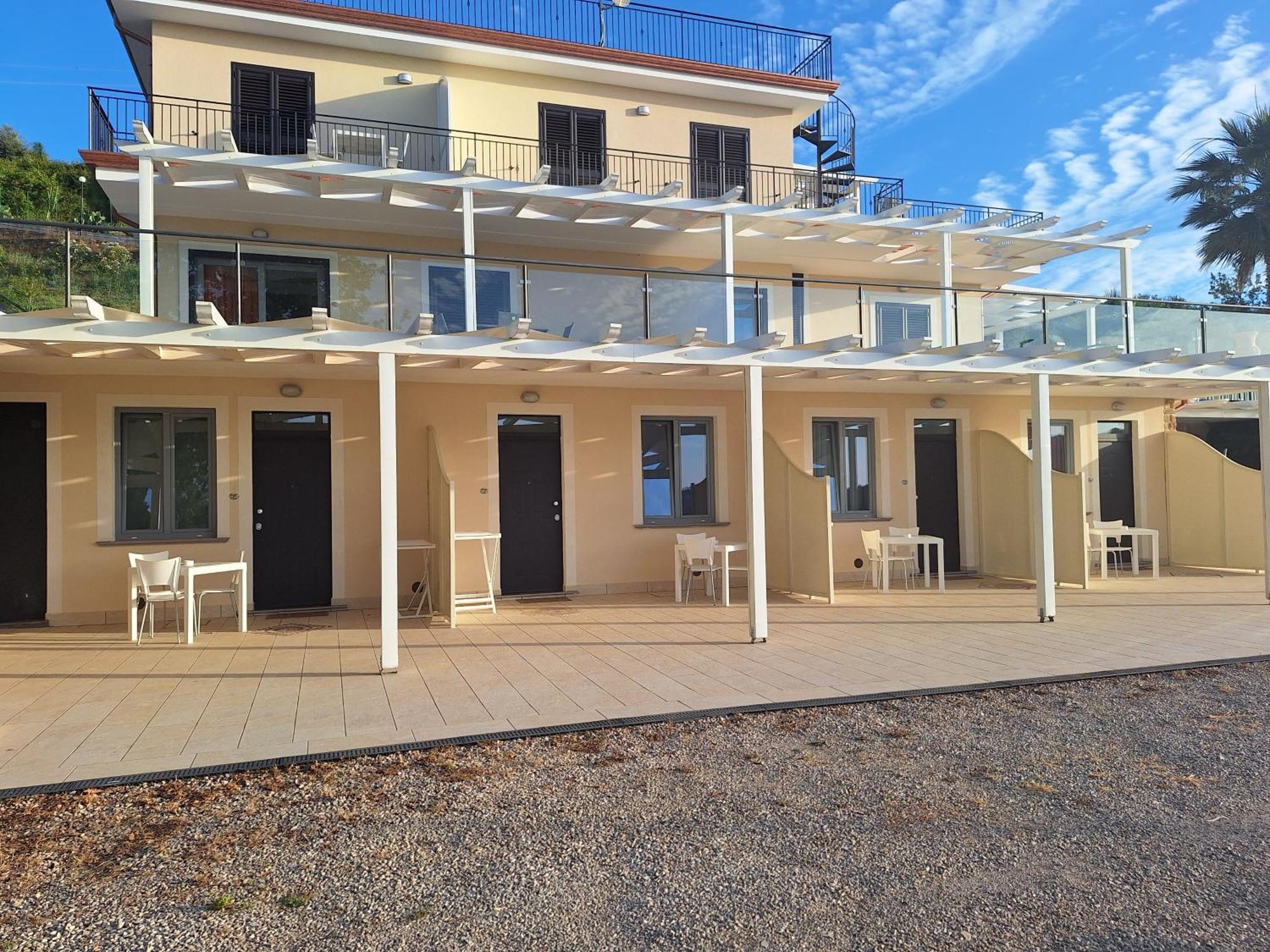 Country House Marj & Jo Resort อากรอโปลี ภายนอก รูปภาพ