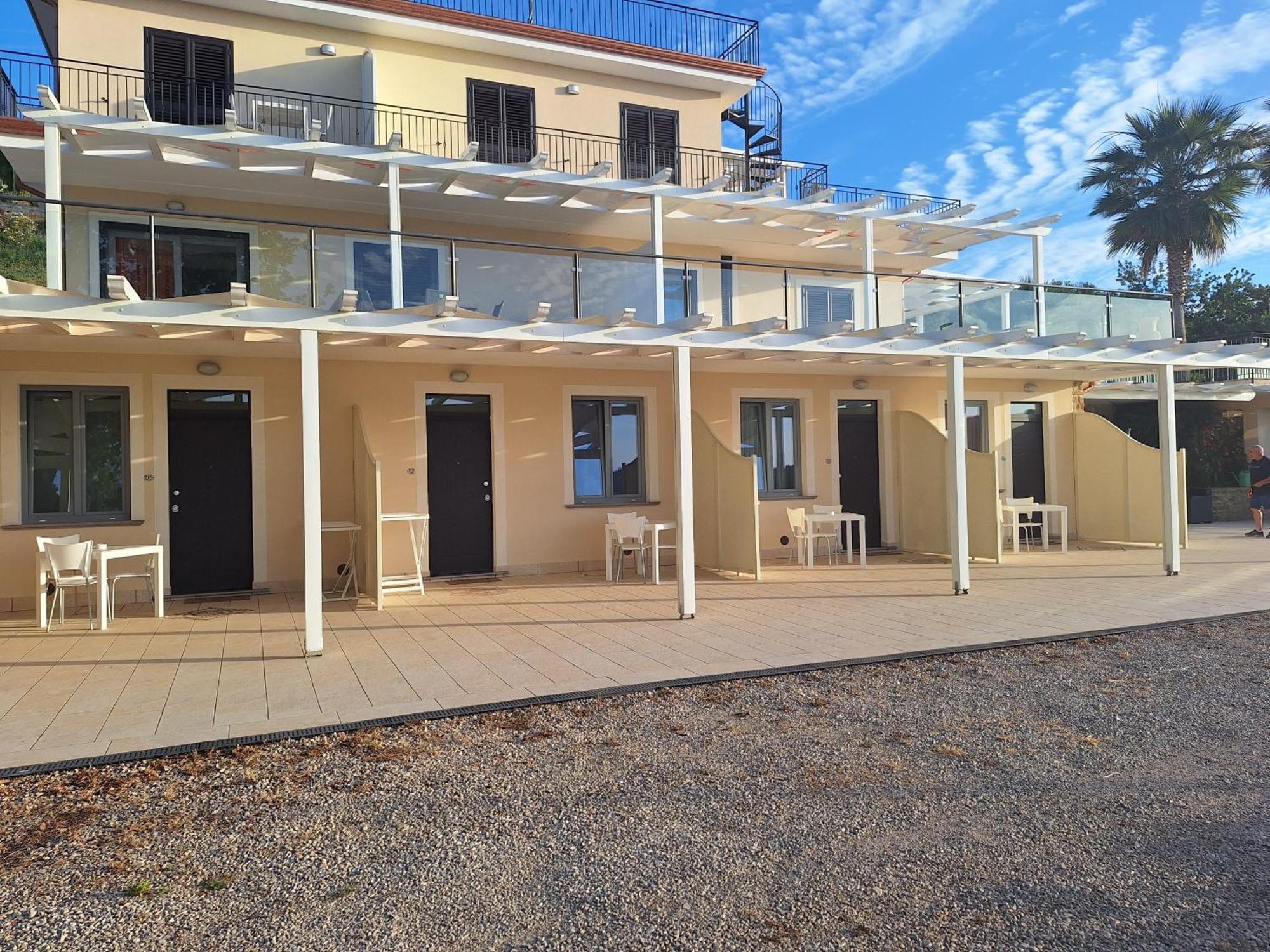 Country House Marj & Jo Resort อากรอโปลี ภายนอก รูปภาพ